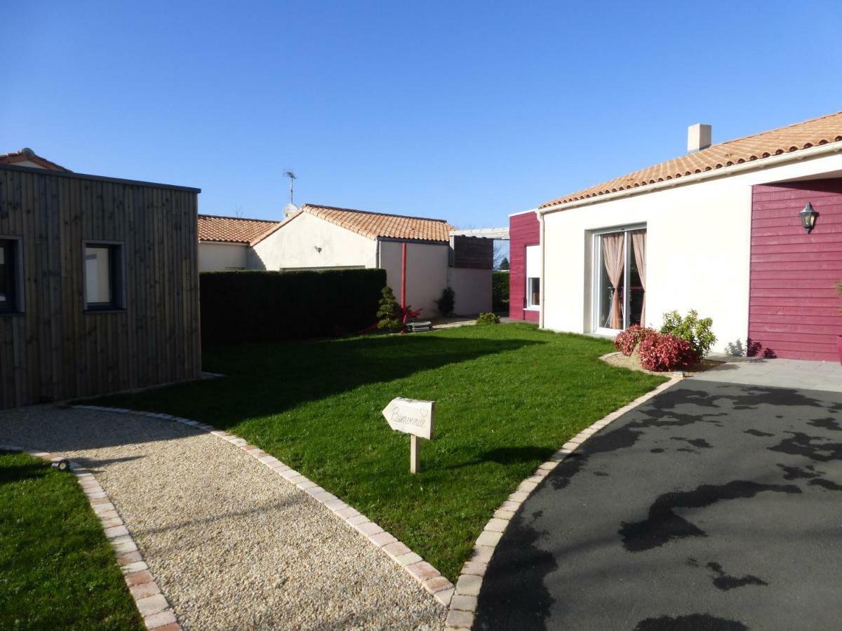 La Cabane Du Bonheur Les Herbiers Bagian luar foto